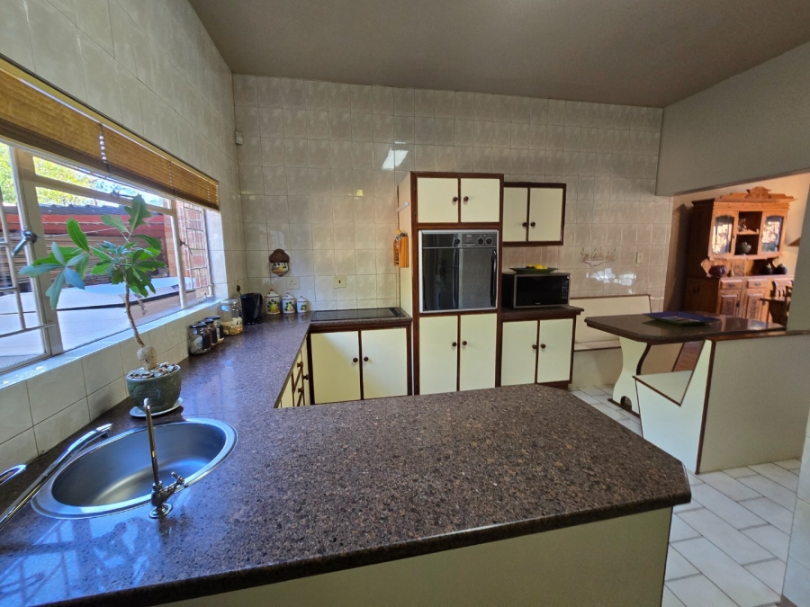 4 Bedroom Property for Sale in Universitas Ridge Free State
